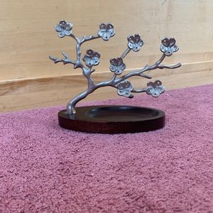 Earring and jewelry tree by Red Envelope